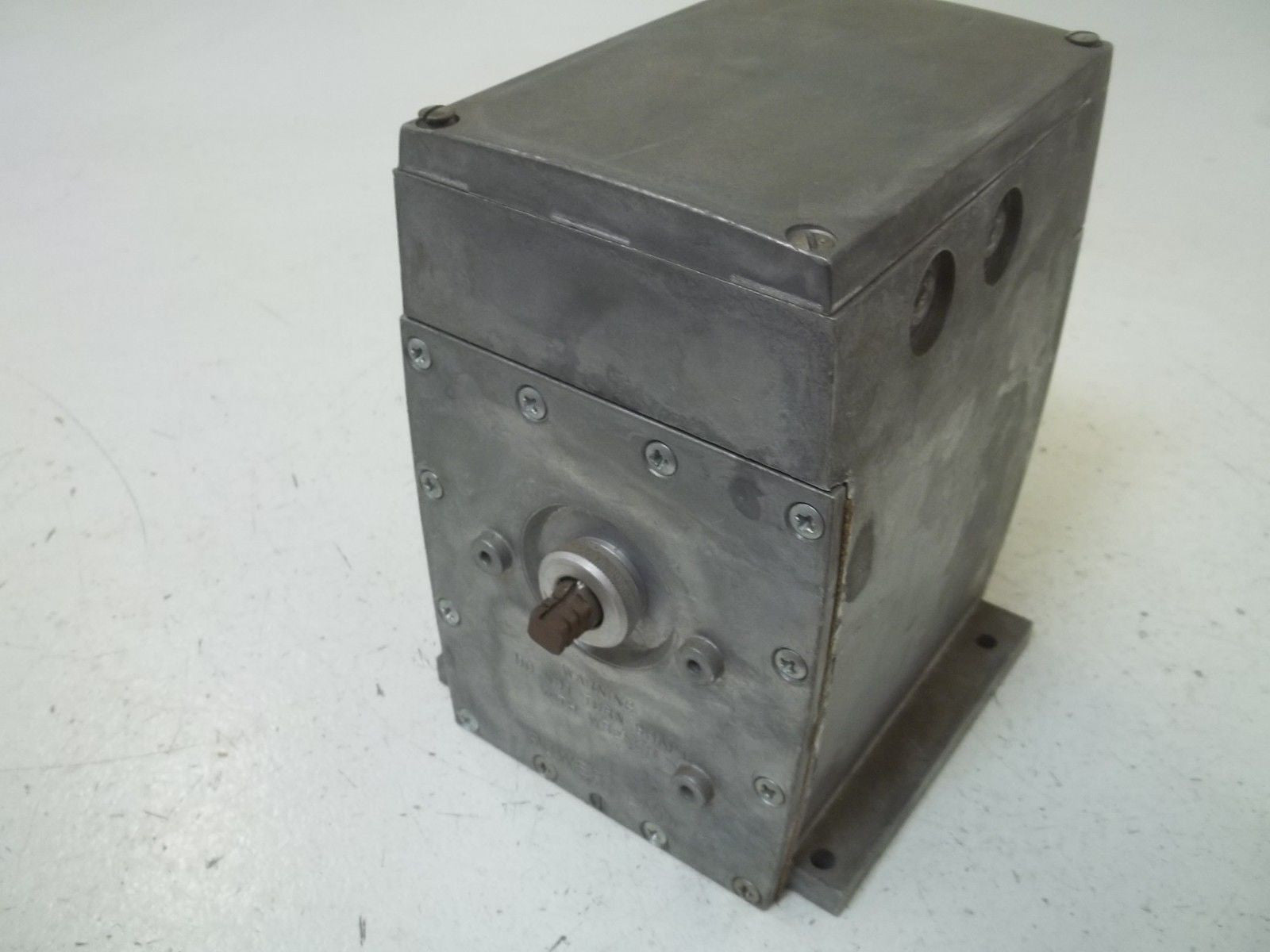 HONEYWELL M944G 1063 MODUTROL MOTOR *USED*