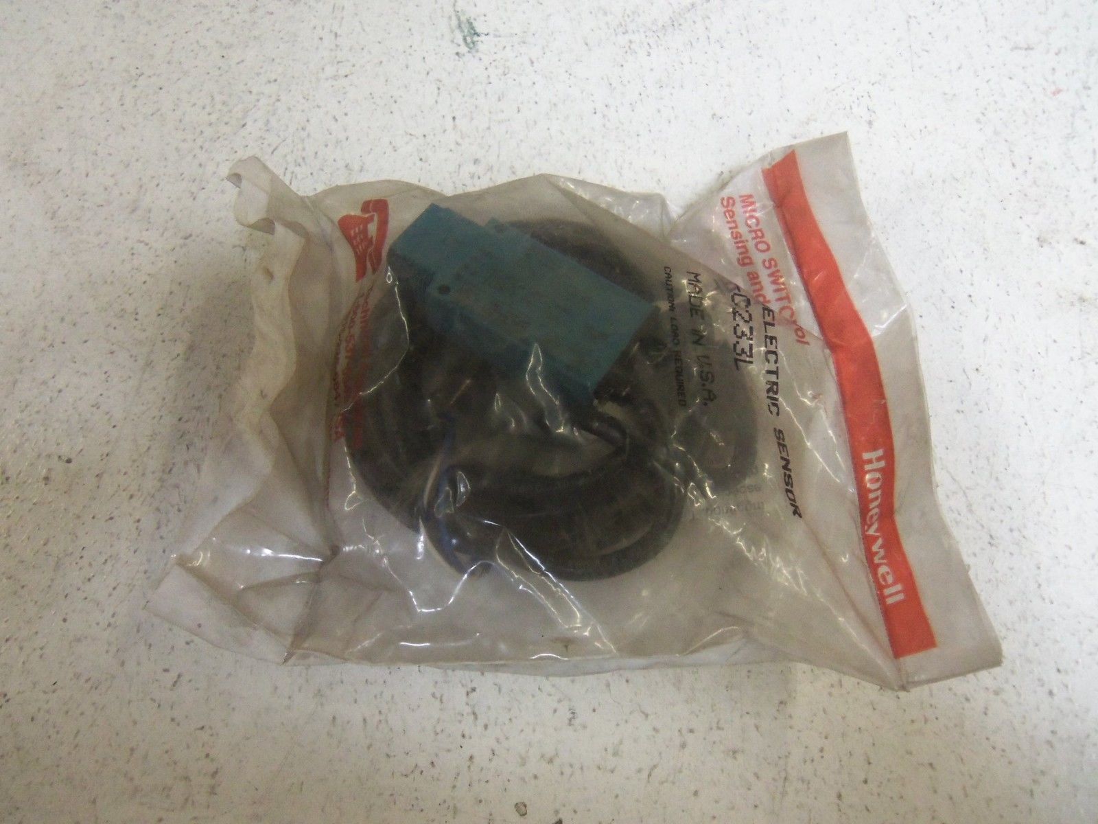 HONEYWELL MHP-C233L PHOTOELECTRIC SENSOR *NEW IN FACTORY BAG*