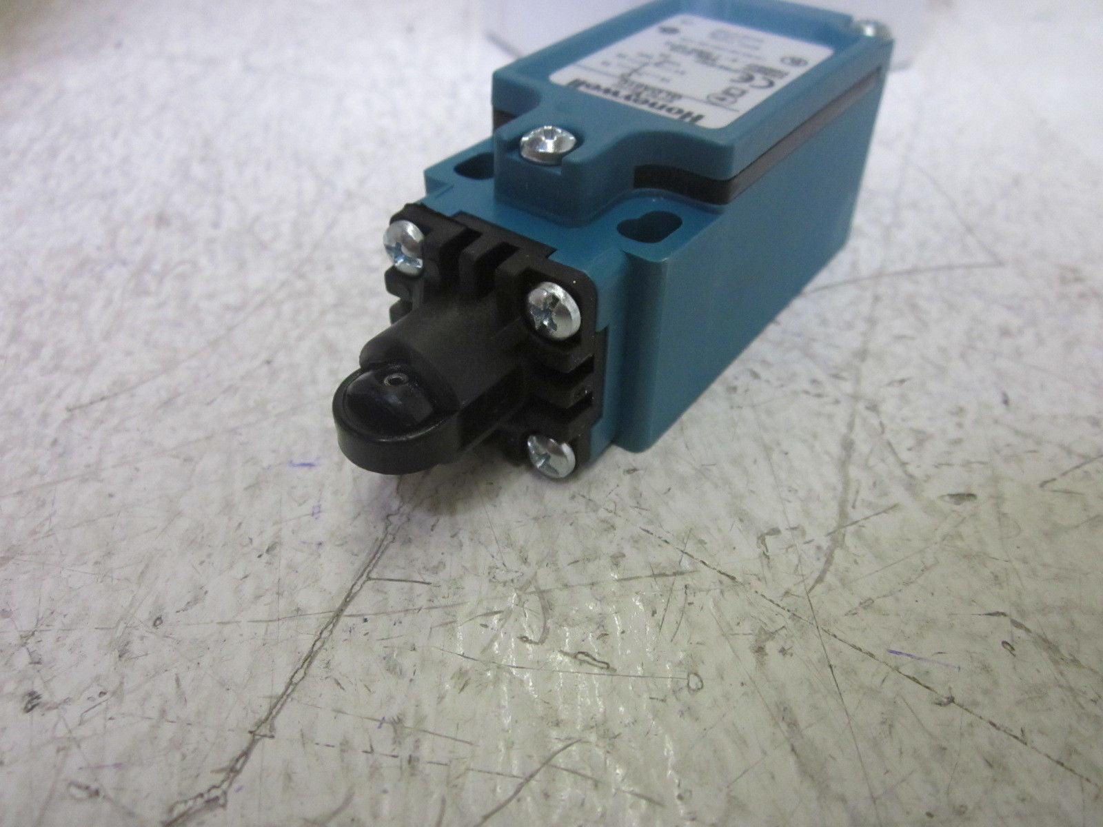 HONEYWELL/ MICROSWITCH GLDA01C LIMIT SWITCH *NEW IN BOX*
