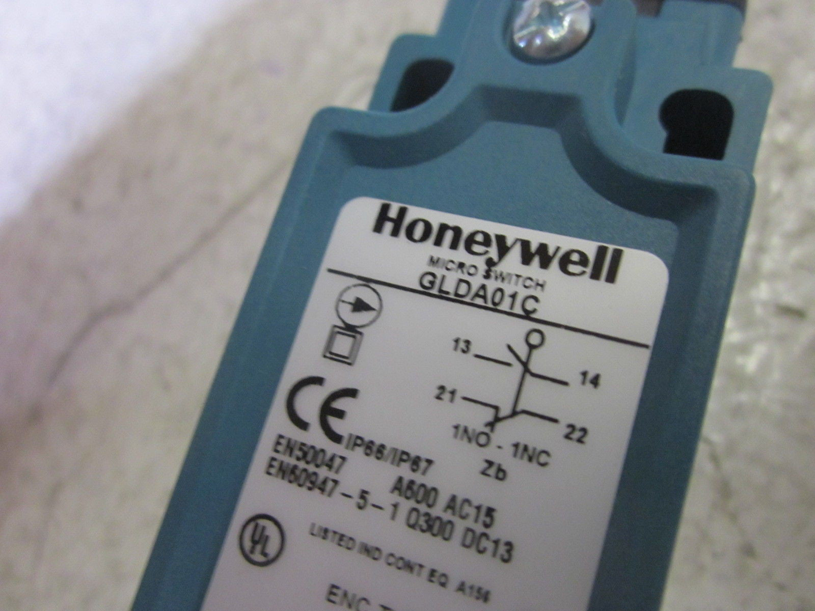 HONEYWELL/ MICROSWITCH GLDA01C LIMIT SWITCH *NEW IN BOX*