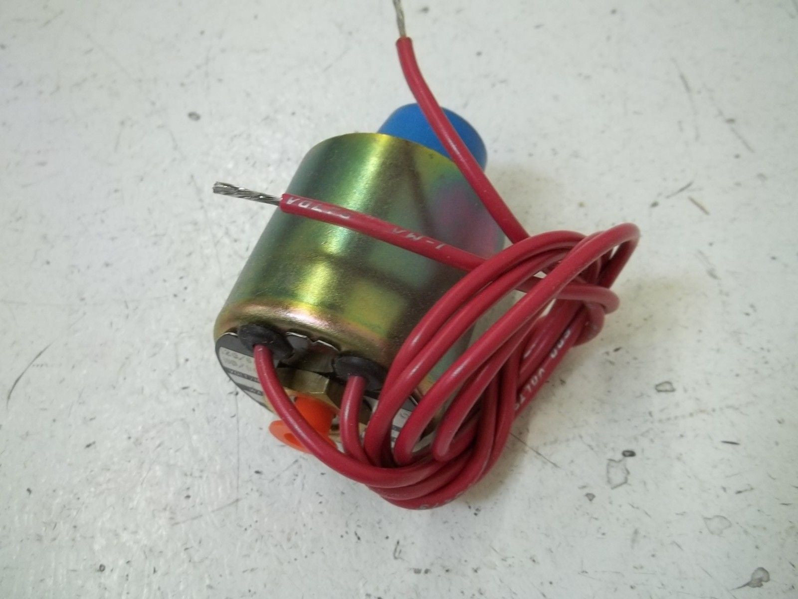 HONEYWELL PM3D4820 SOLENOID VALVE *NEW IN BOX*