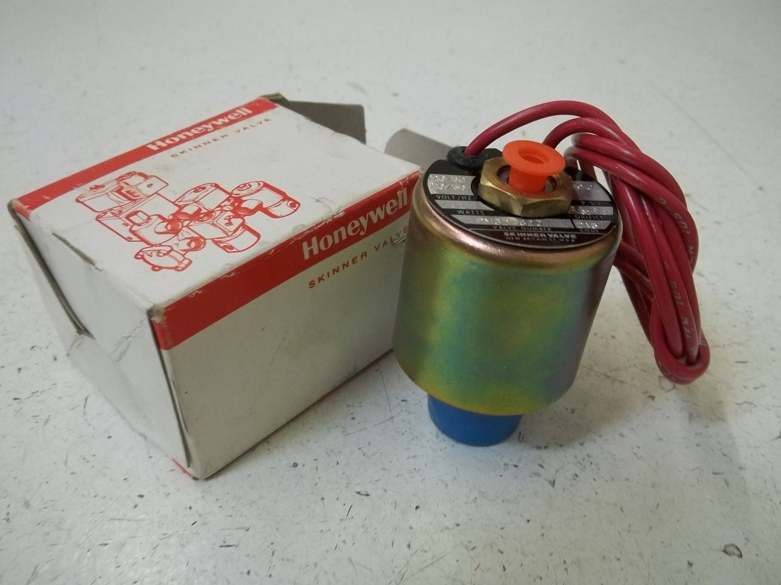 HONEYWELL PM3D4820 SOLENOID VALVE *NEW IN BOX*