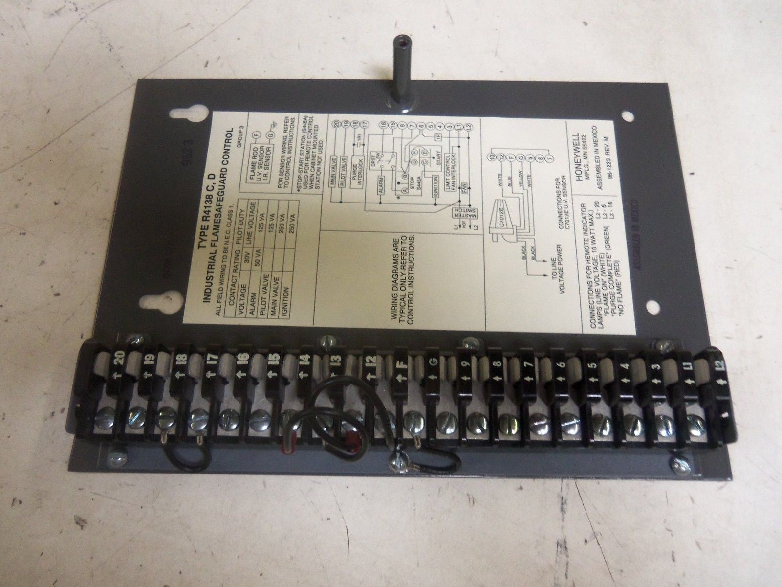 HONEYWELL Q477A 1009 *NEW IN BOX*