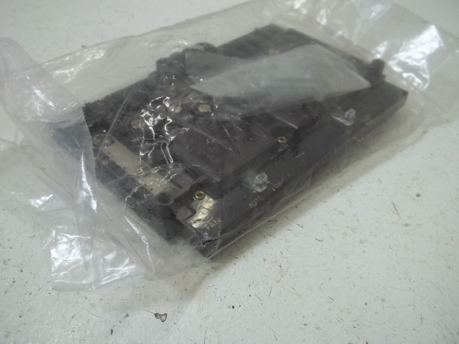 HONEYWELL Q674C1058 MULTISTAGE THERMOSTAT SUBBASE *NEW IN A FACTORY BAG*