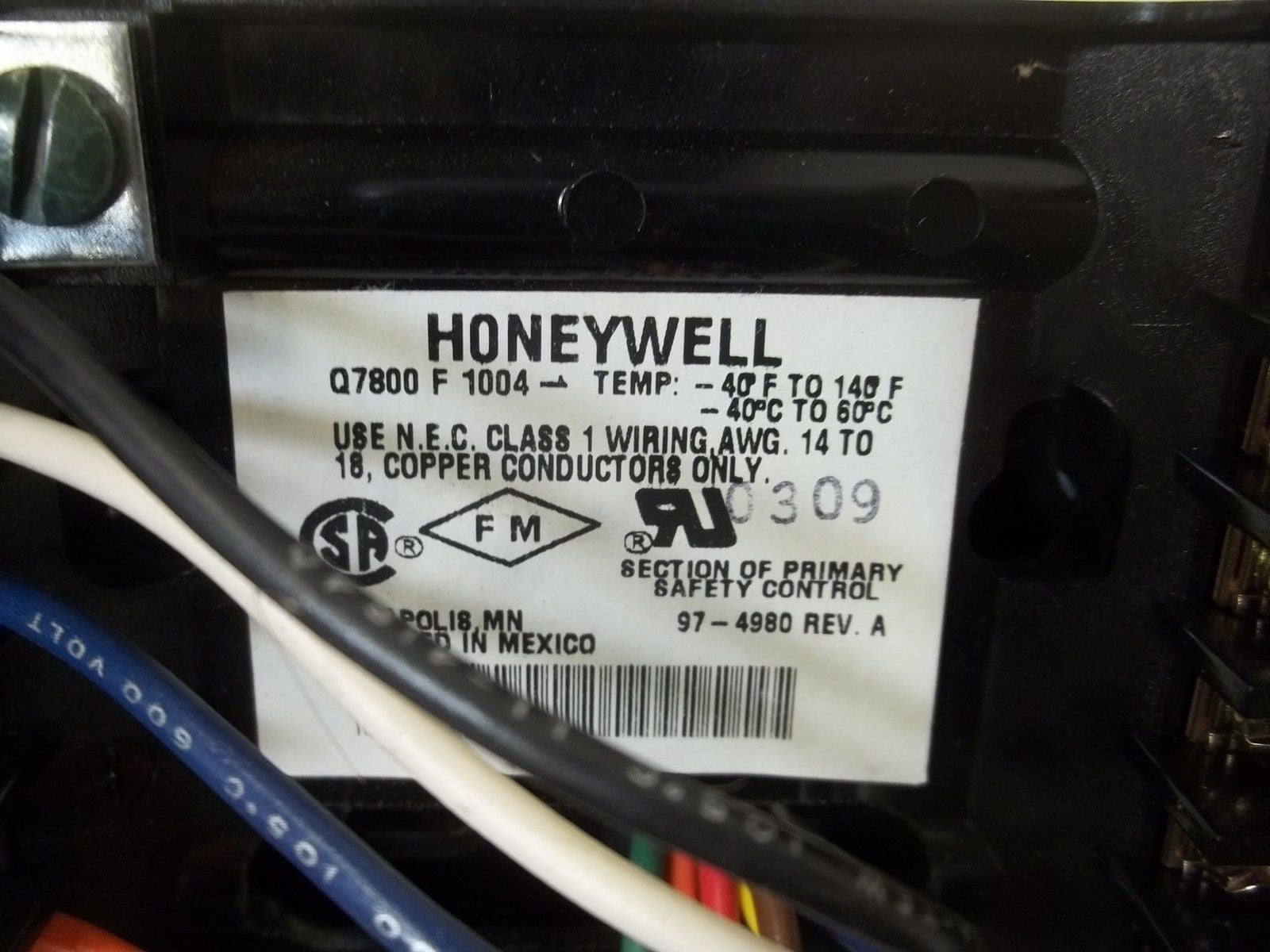 HONEYWELL Q7800F1004 ADAPTER SUBBASE *USED*
