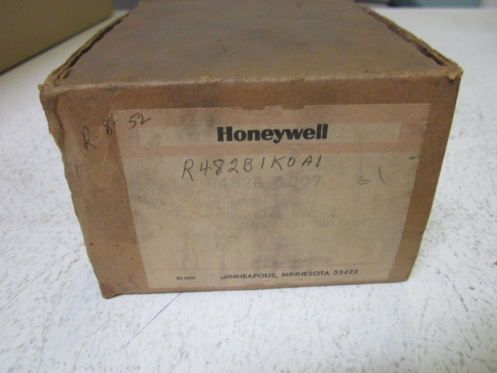 HONEYWELL R482B T007 SWITCHING RELAY *NEW IN BOX*