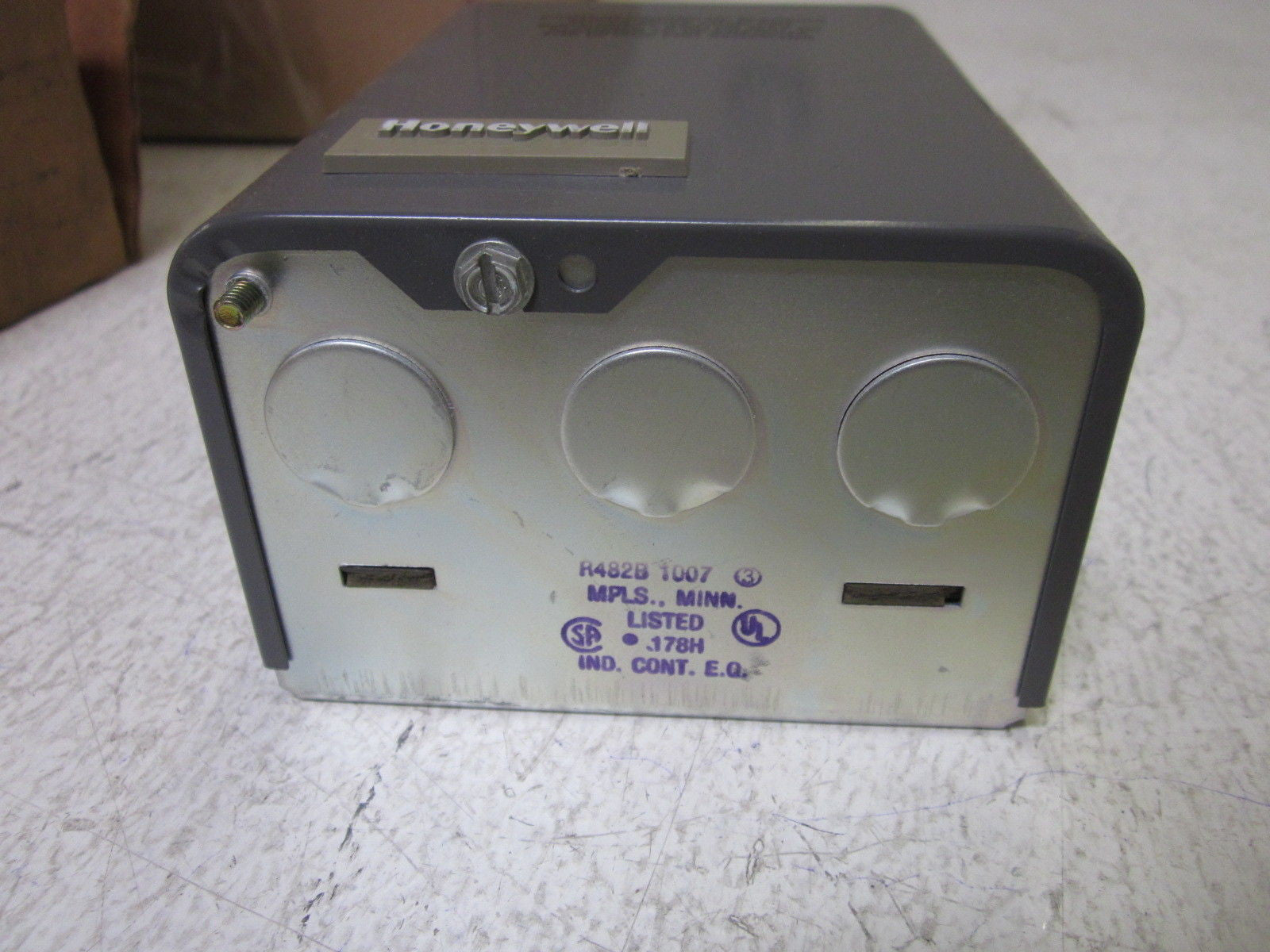 HONEYWELL R482B T007 SWITCHING RELAY *NEW IN BOX*