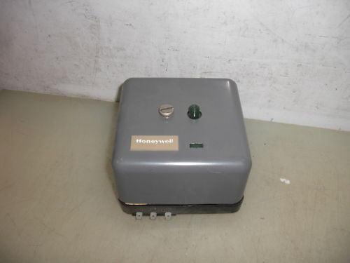 HONEYWELL RA890F 1387 FLAME PROTECTION RELAY *USED*