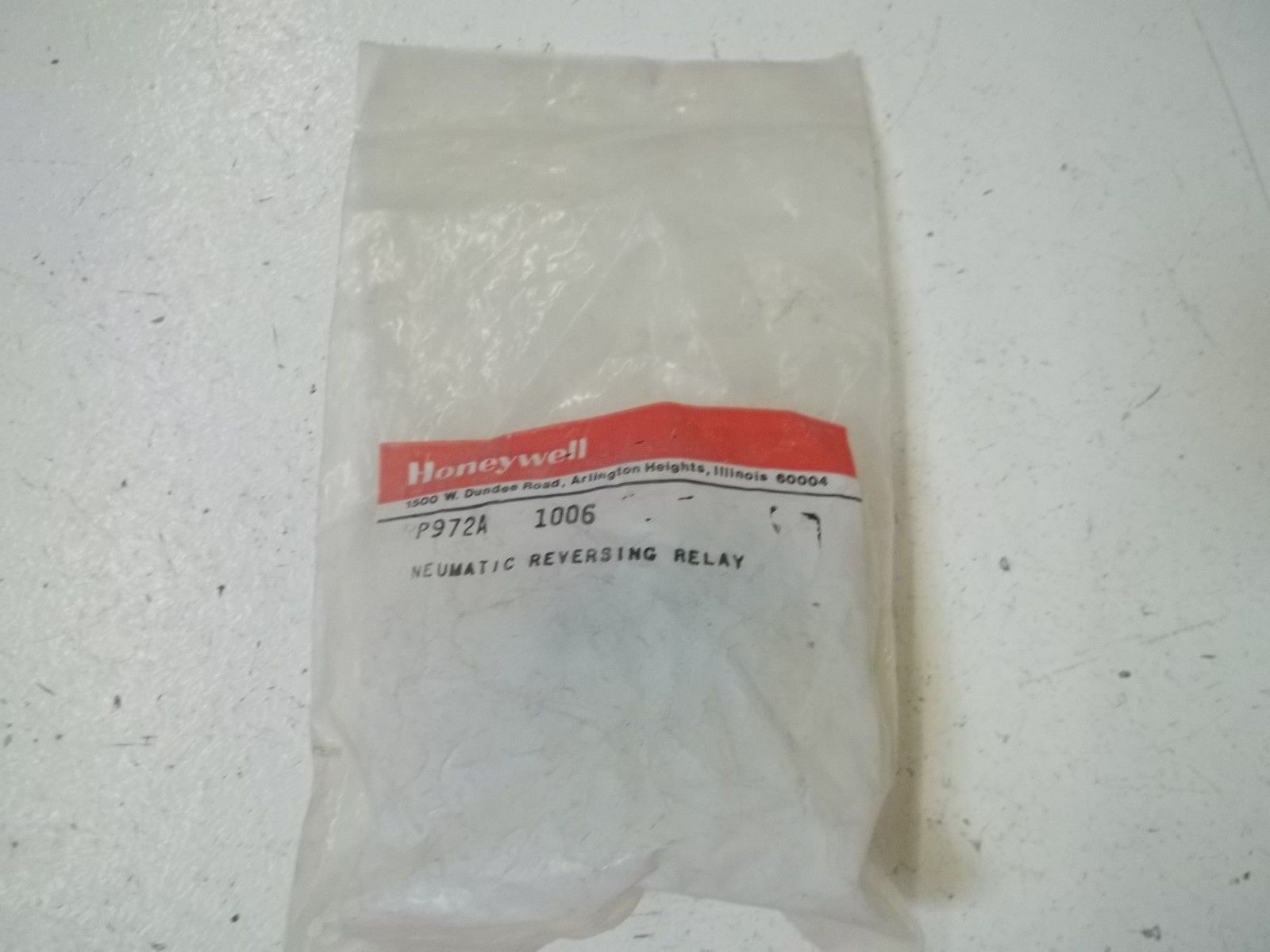 HONEYWELL RP972A1006 PNEUMATIC REVERING RELAY * NEW IN FACTORY BAG *