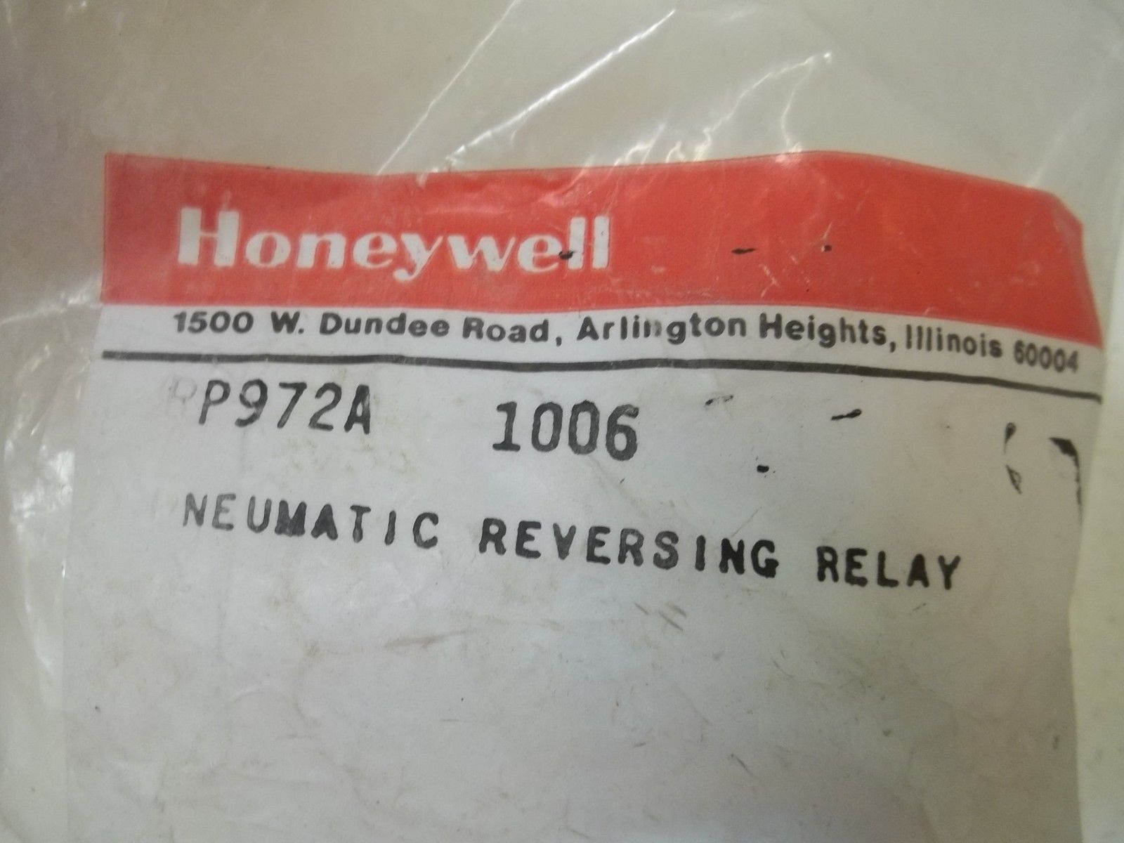 HONEYWELL RP972A1006 PNEUMATIC REVERING RELAY * NEW IN FACTORY BAG *