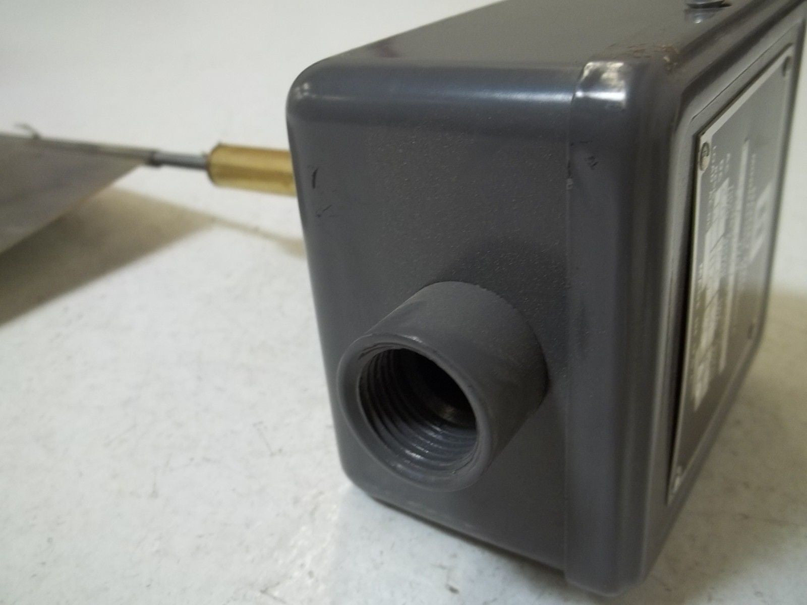 HONEYWELL S43A10371 SWITCH *USED*
