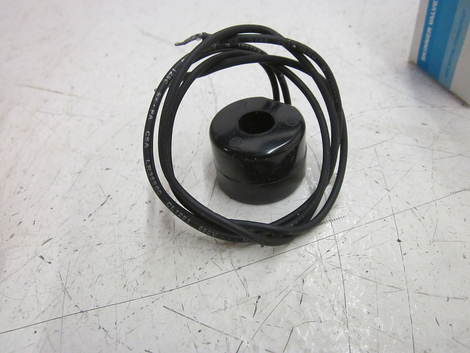 HONEYWELL SKINNER VALVE CC.7731-F24 BLACK COIL *USED*