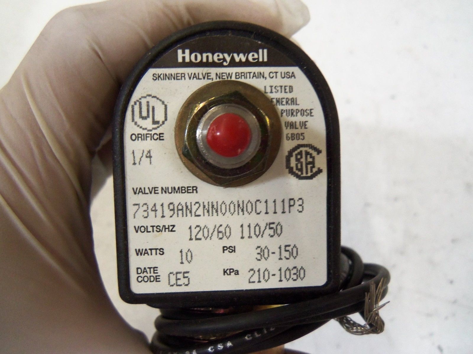 HONEYWELL SKINNER VALVE 73419AN2NN00N0C111P3 *NEW IN BOX*