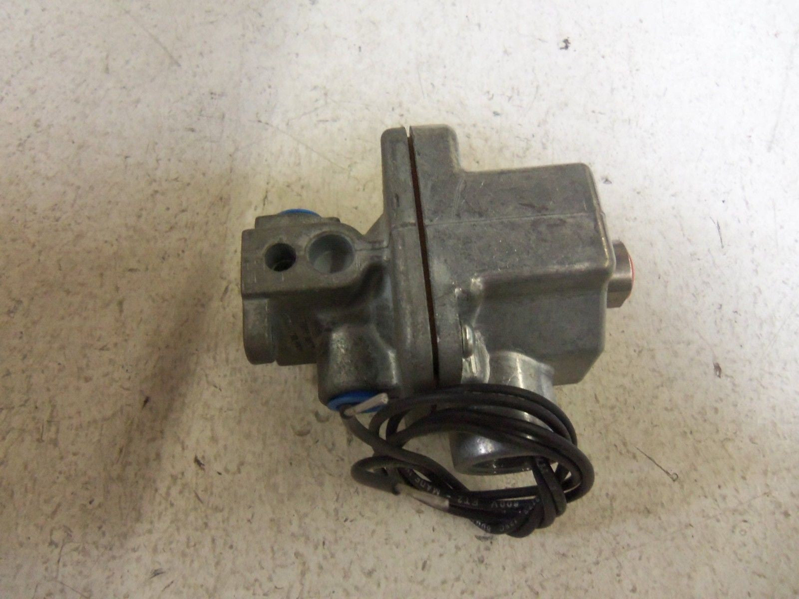 HONEYWELL SKINNNER VALVE A4LB2077 SOLENOID VALVE *NEW NO BOX*