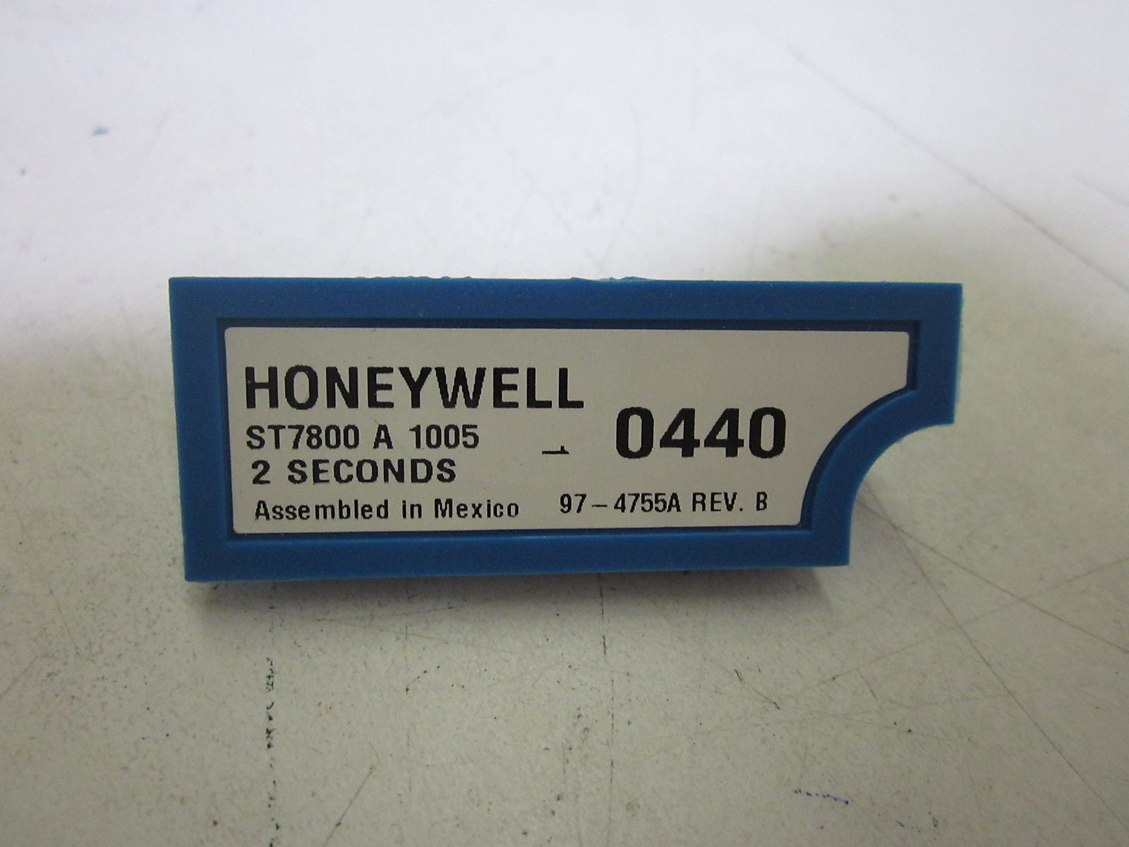 HONEYWELL ST7800A1005 FIXED 2 SECOND PURGE TIMER *NEW IN BOX*