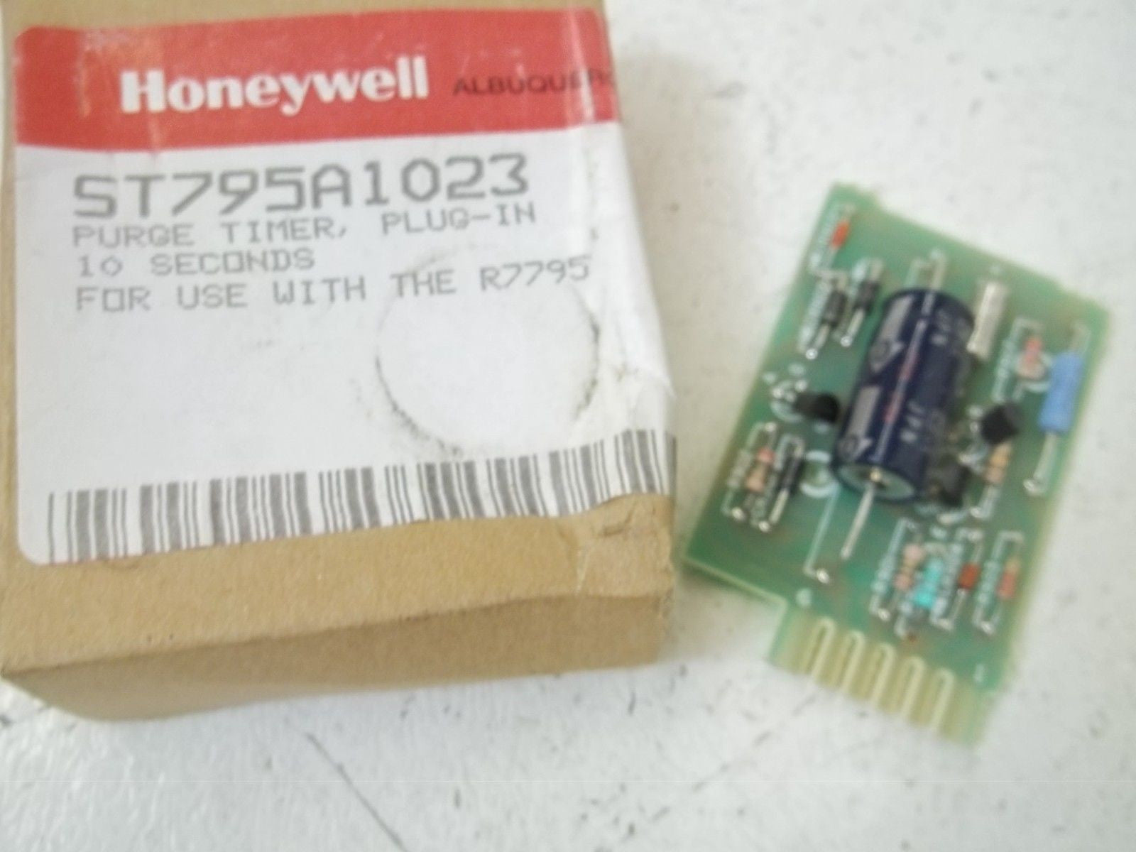 HONEYWELL ST795A1023 PURGE TIMER, PLUG-IN 10 SEC. *NEW IN BOX*