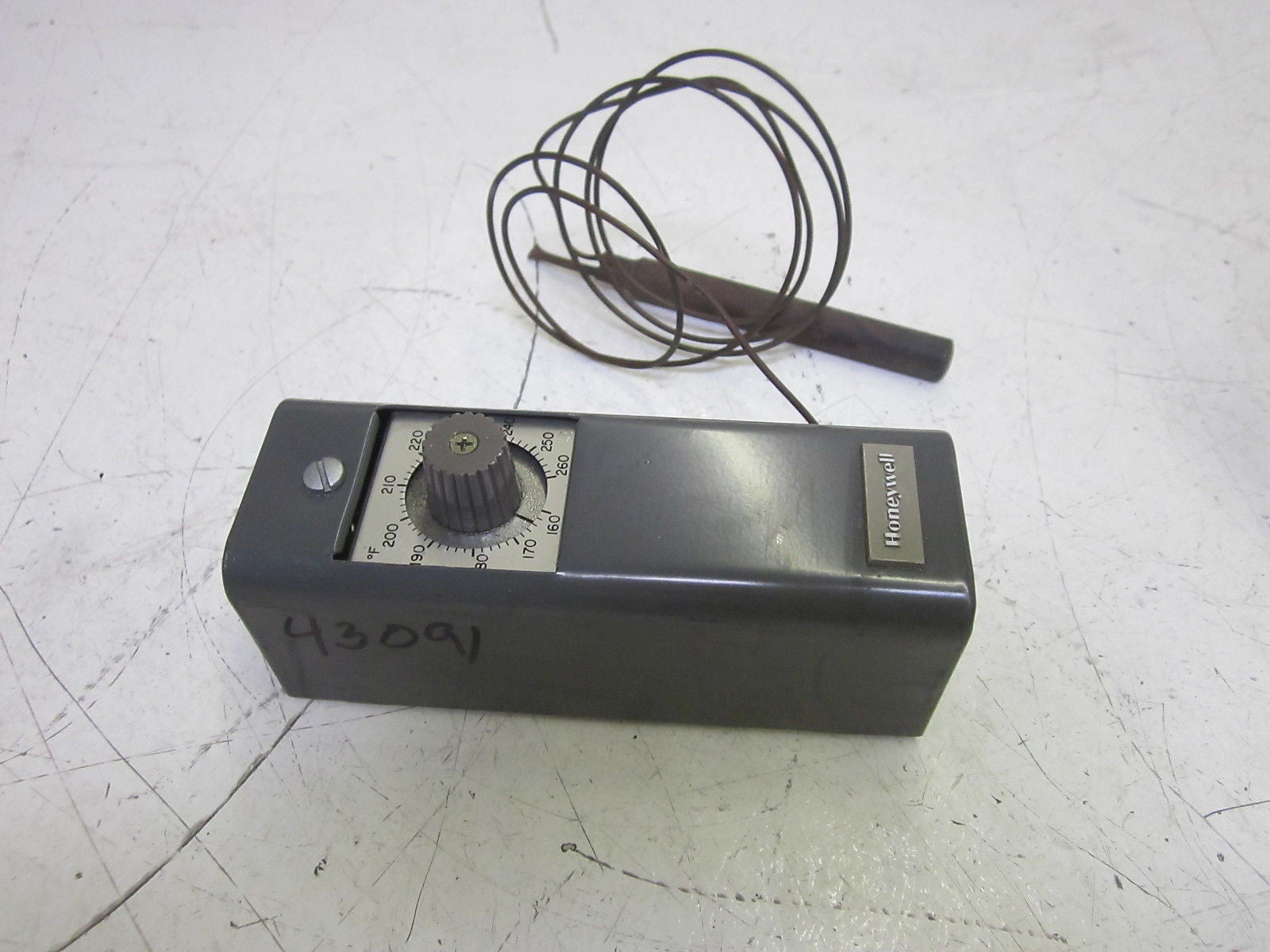 HONEYWELL T991A 1061 TEMPERATURE CONTROL *USED*