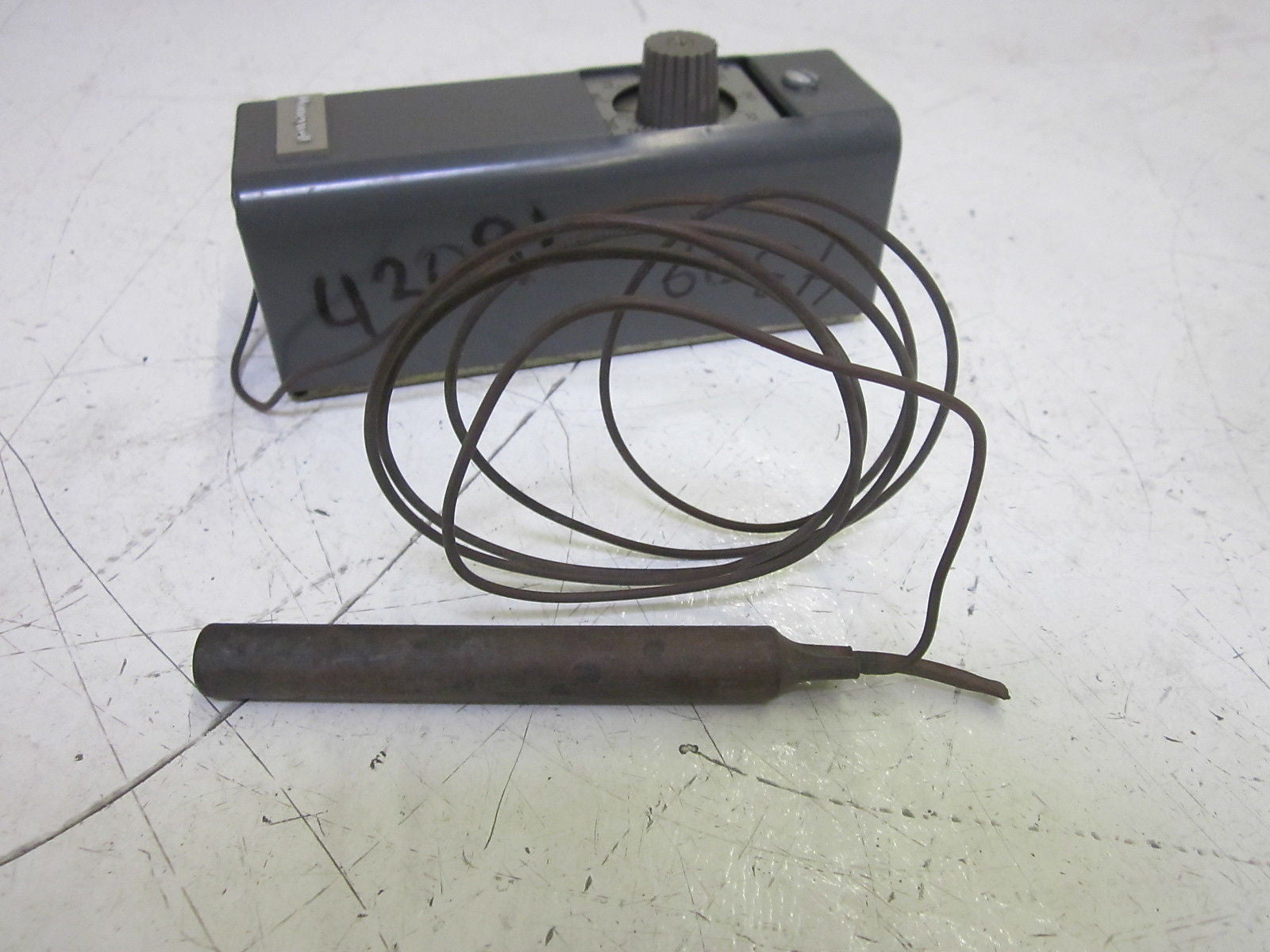 HONEYWELL T991A 1061 TEMPERATURE CONTROL *USED*