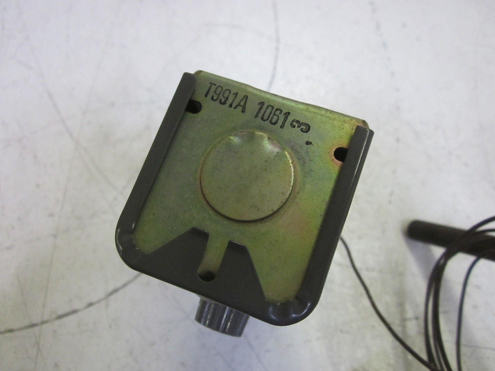 HONEYWELL T991A 1061 TEMPERATURE CONTROL *USED*