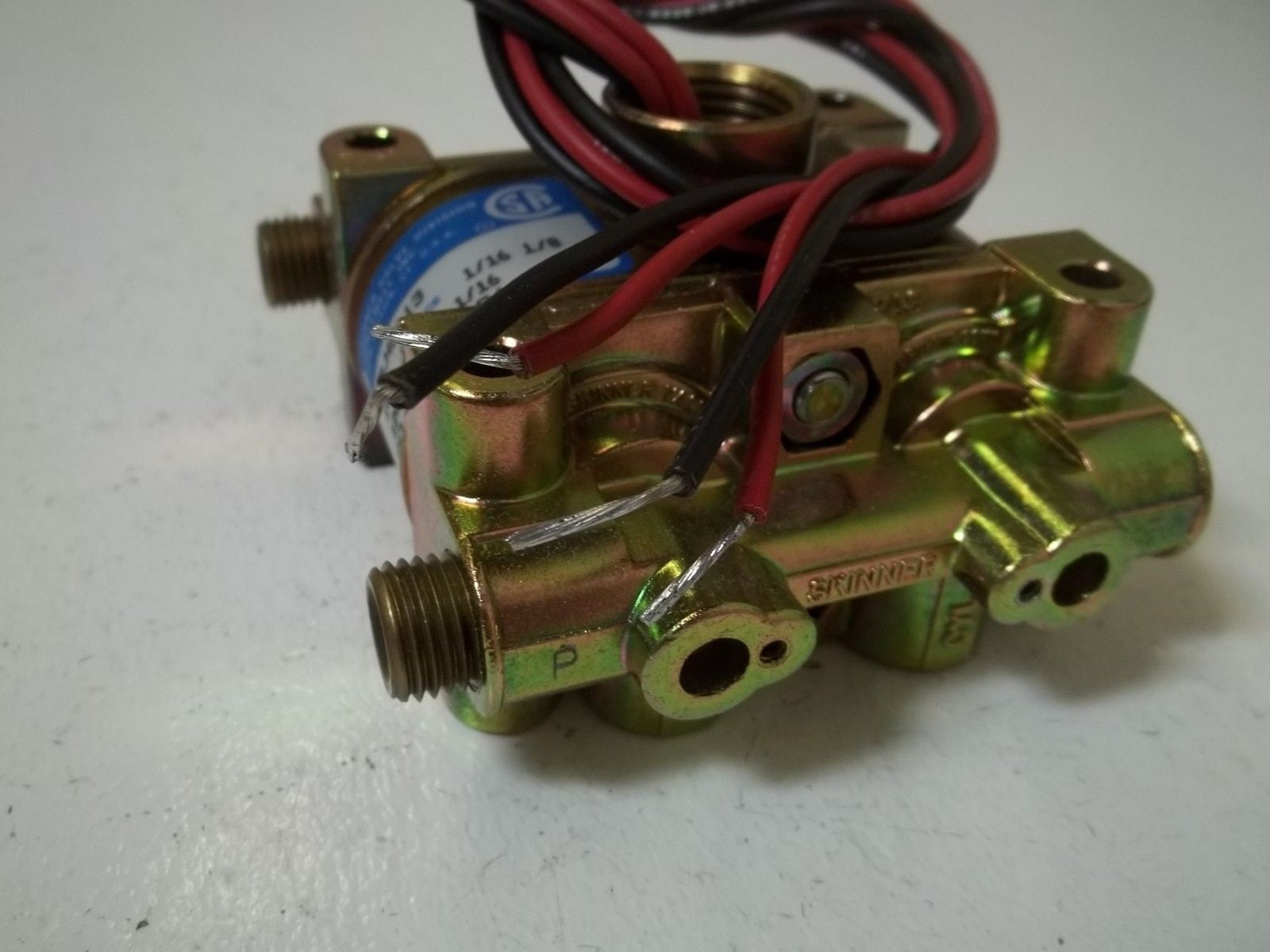 HONEYWELL V9LHSA13AB6A0Z SOLENOID VALVE *NEW IN BOX*