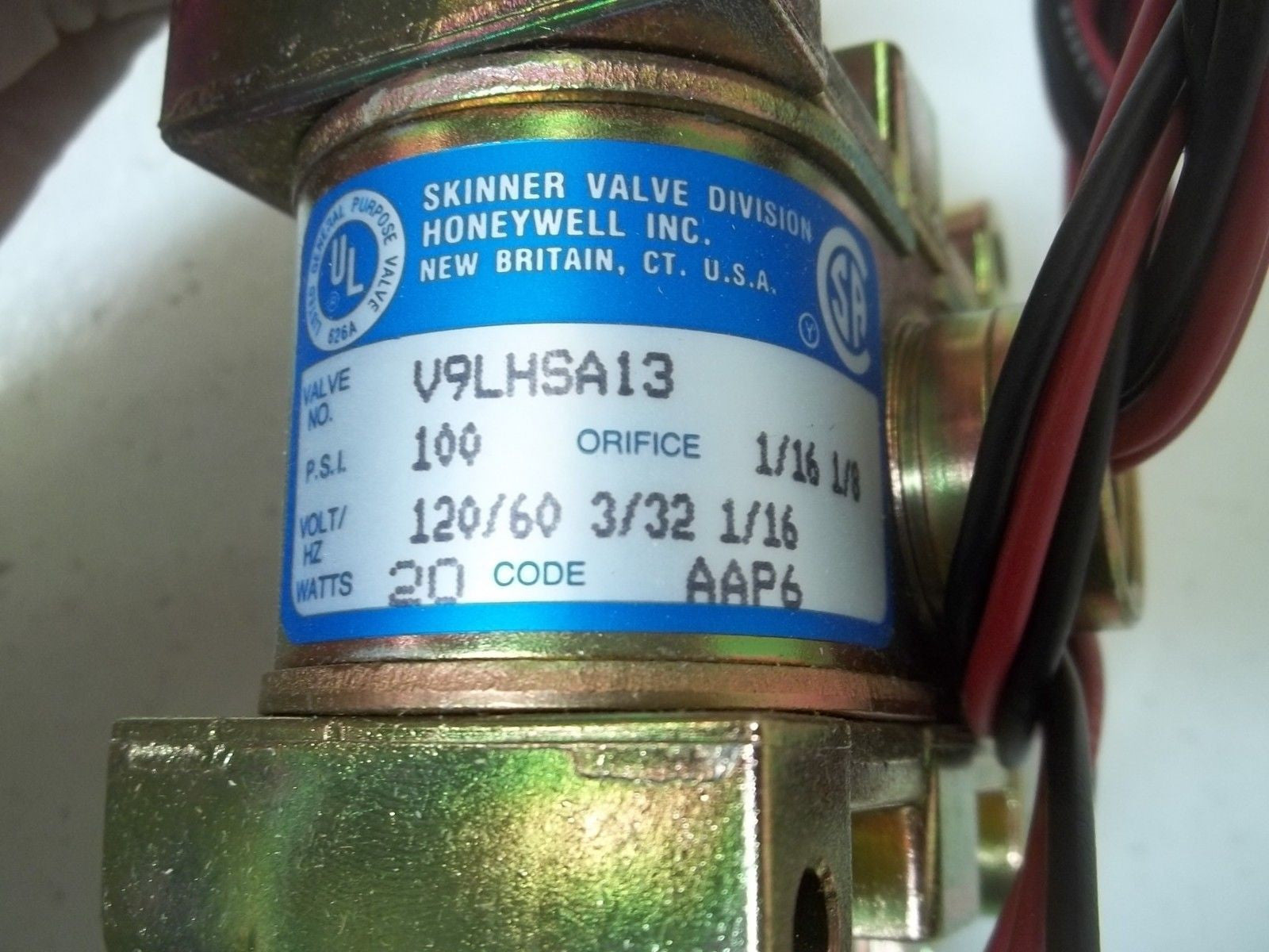 HONEYWELL V9LHSA13AB6A0Z SOLENOID VALVE *NEW IN BOX*
