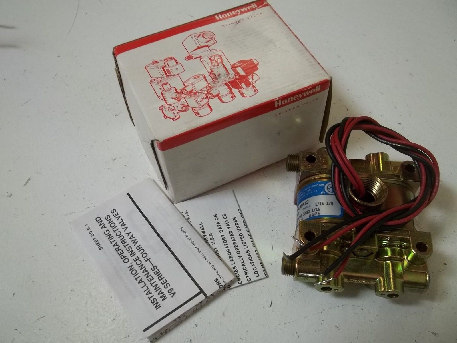 HONEYWELL V9LHSA13AB6A0Z SOLENOID VALVE *NEW IN BOX*