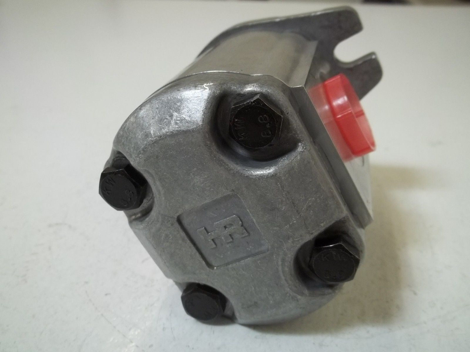 HONOR PUMPS HYDRAULIC  1AG2U07R *USED*