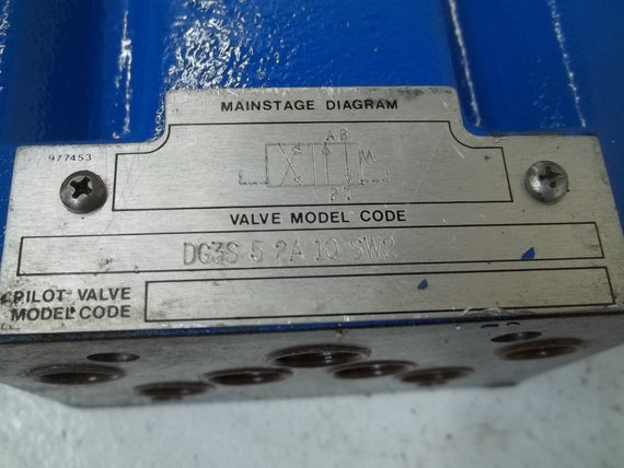 HSD CORPORATION DG3S52A10SW2 DIRECTIONAL CONTROL VALVE *USED*