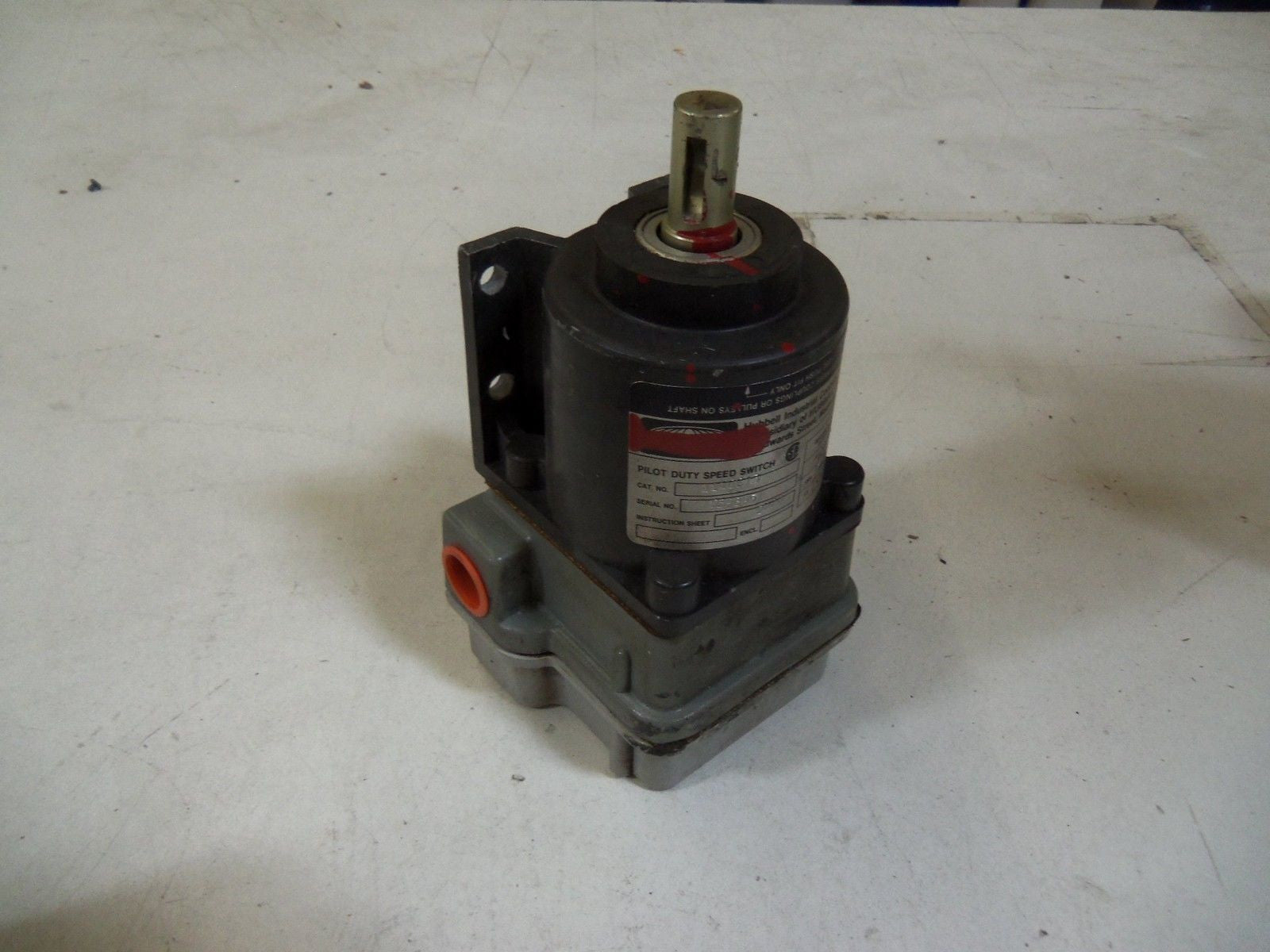 HUBBELL 111CC13 PILOT DUTY SPEED SWITCH *USED*