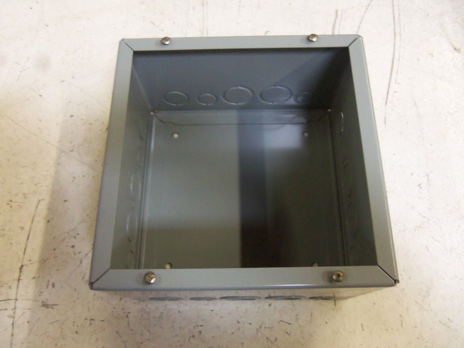 HUBBELL 142P ENCLOSURE *NEW NO BOX*