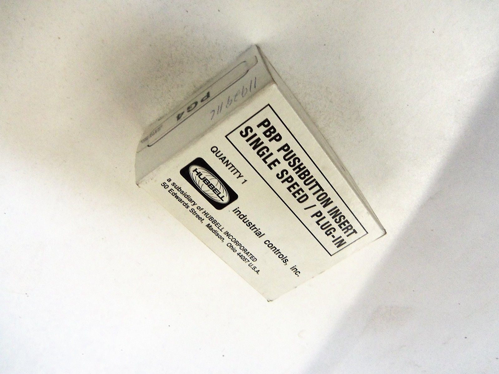 HUBBELL 28318-004 PUSH BUTTON INSERT *NEW IN BOX*