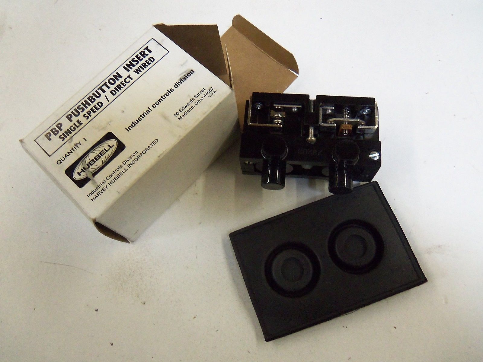 HUBBELL 28318-005 PUSH BUTTON INSERT *NEW IN BOX*