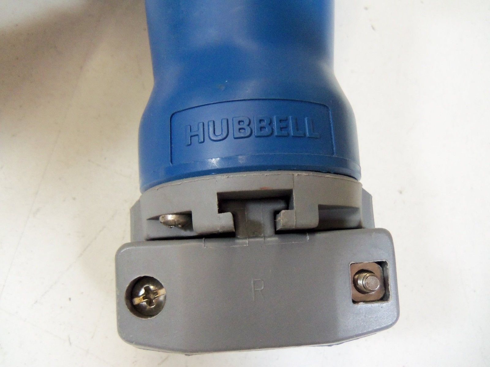 HUBBELL 363P6W PIN & SLEEVE  *USED*