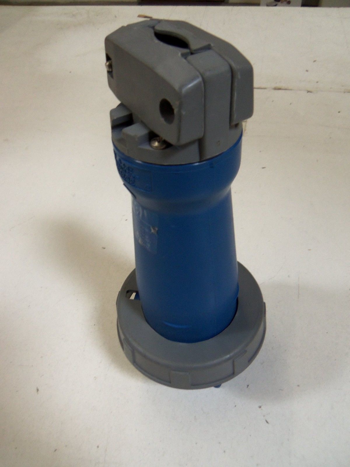 HUBBELL 363P6W PIN & SLEEVE  *USED*
