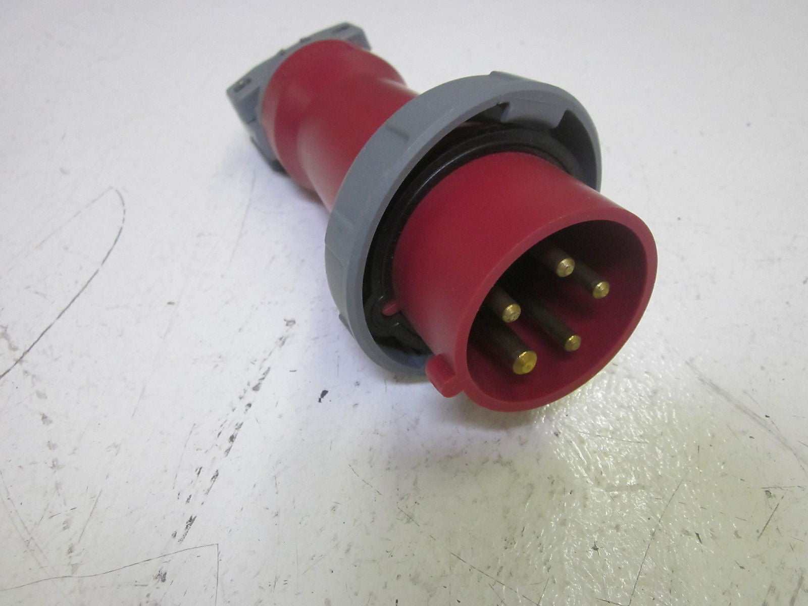HUBBELL 520P7W 20A PLUG 277/480VAC *USED*