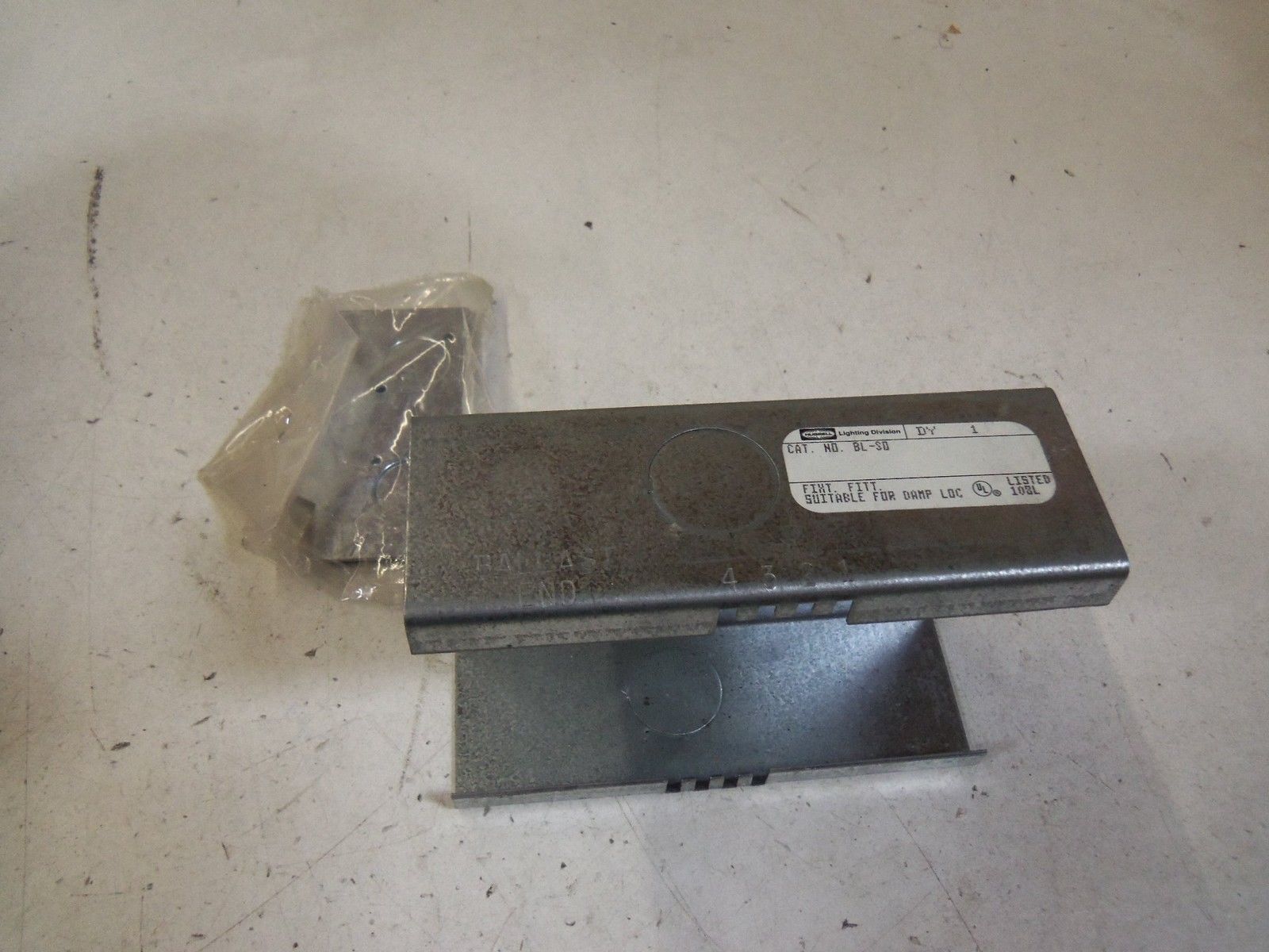 HUBBELL BL-S0 *NEW IN BOX*
