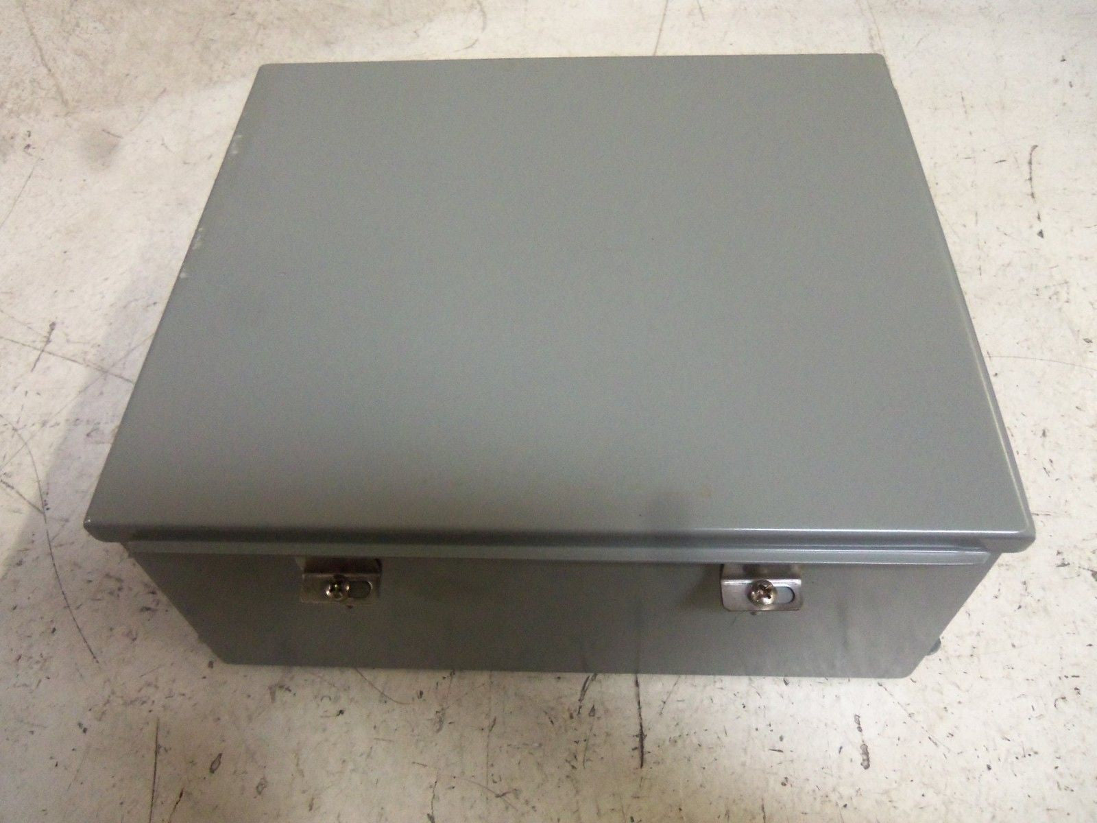 HUBBELL BN4141206CH ENCLOSURE *NEW NO BOX*