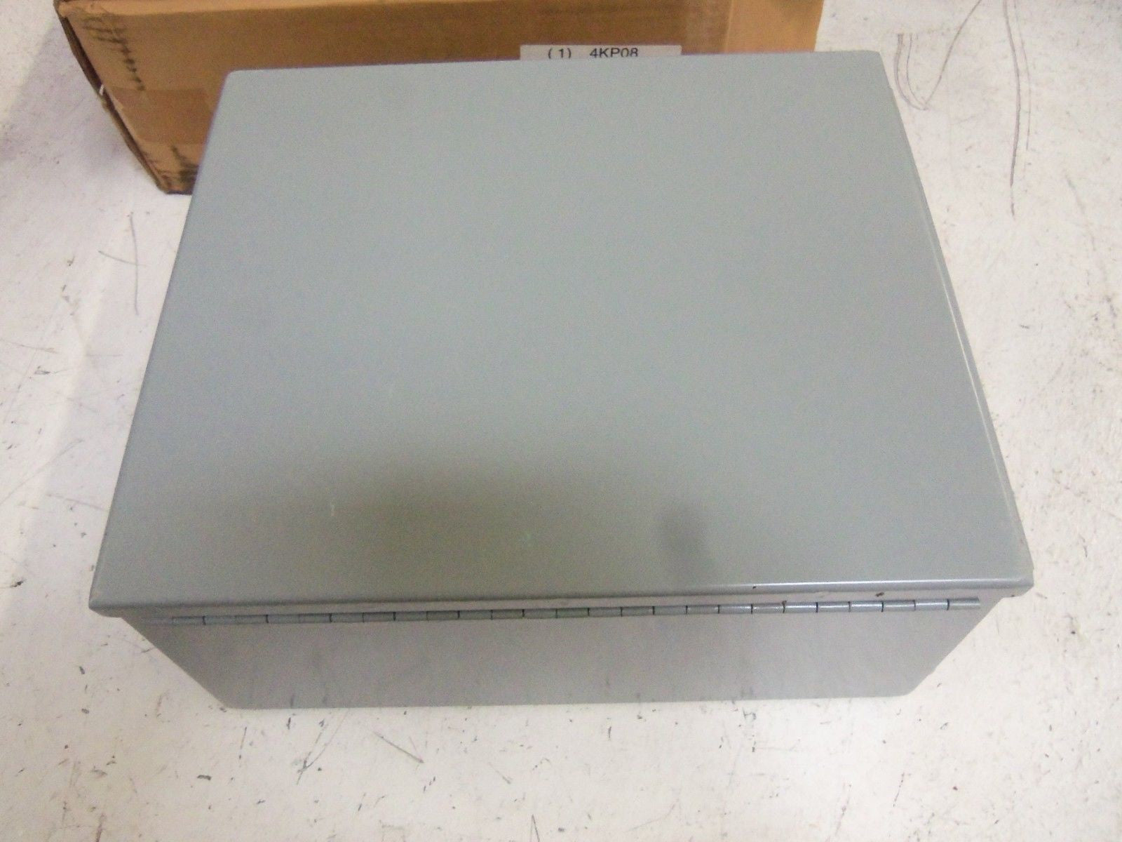 HUBBELL BN4141206CH ENCLOSURE *NEW IN BOX*