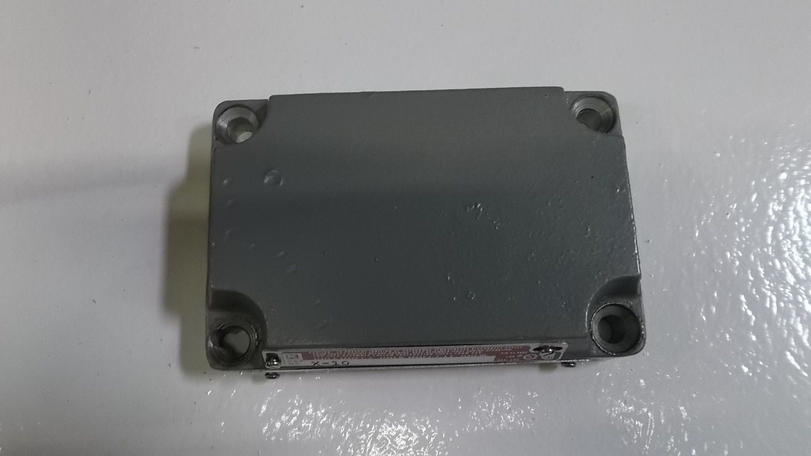 HUBBELL ENCLOSURE X-10 *USED*
