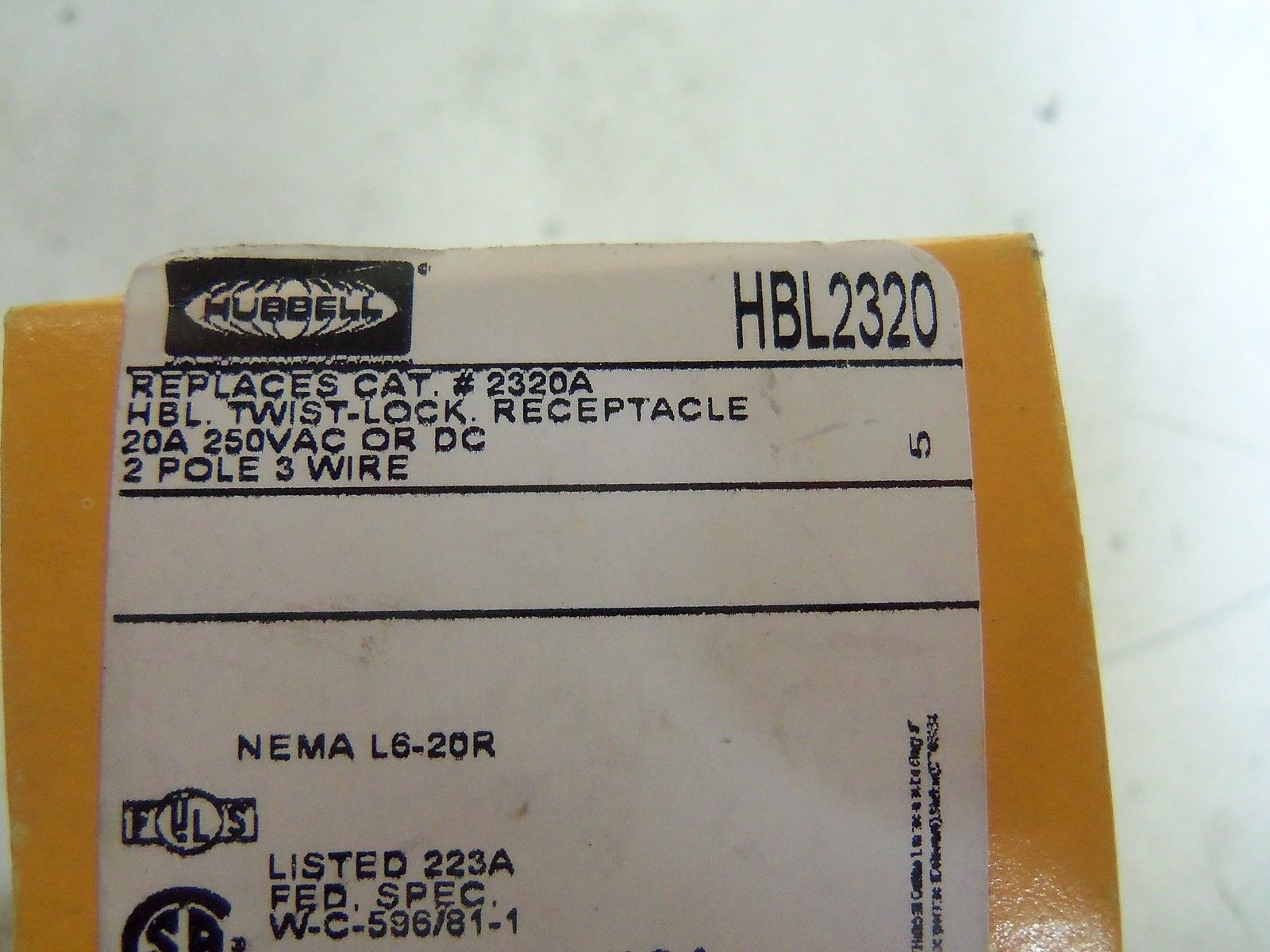 HUBBELL HBL2320 *NEW IN BOX*
