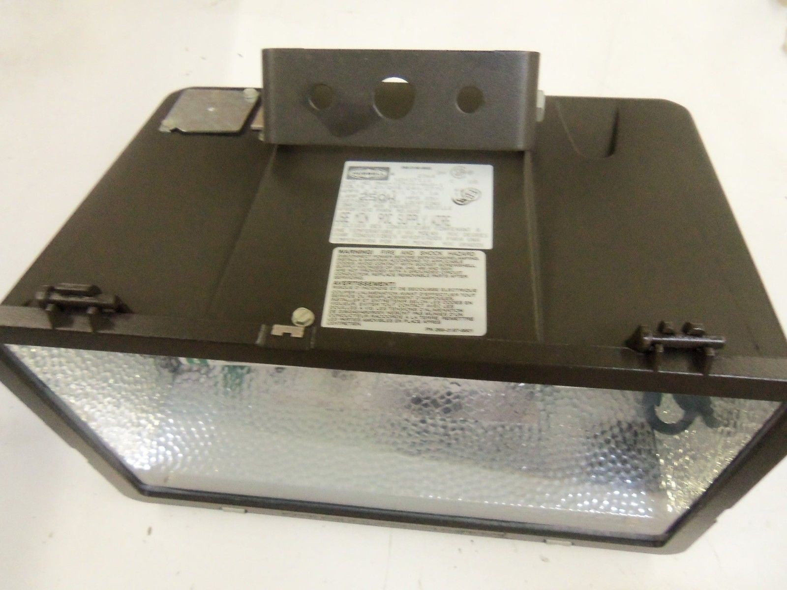HUBBELL MHS-Y250S-468-1 *NEW IN BOX*