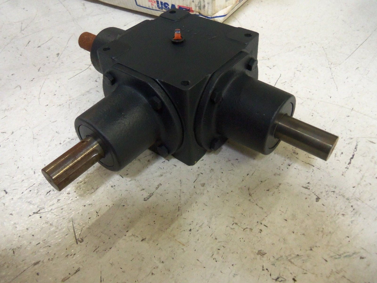 HUB CITY 0220-00926-165 GEAR REDUCER (AS PICTURED) *USED*