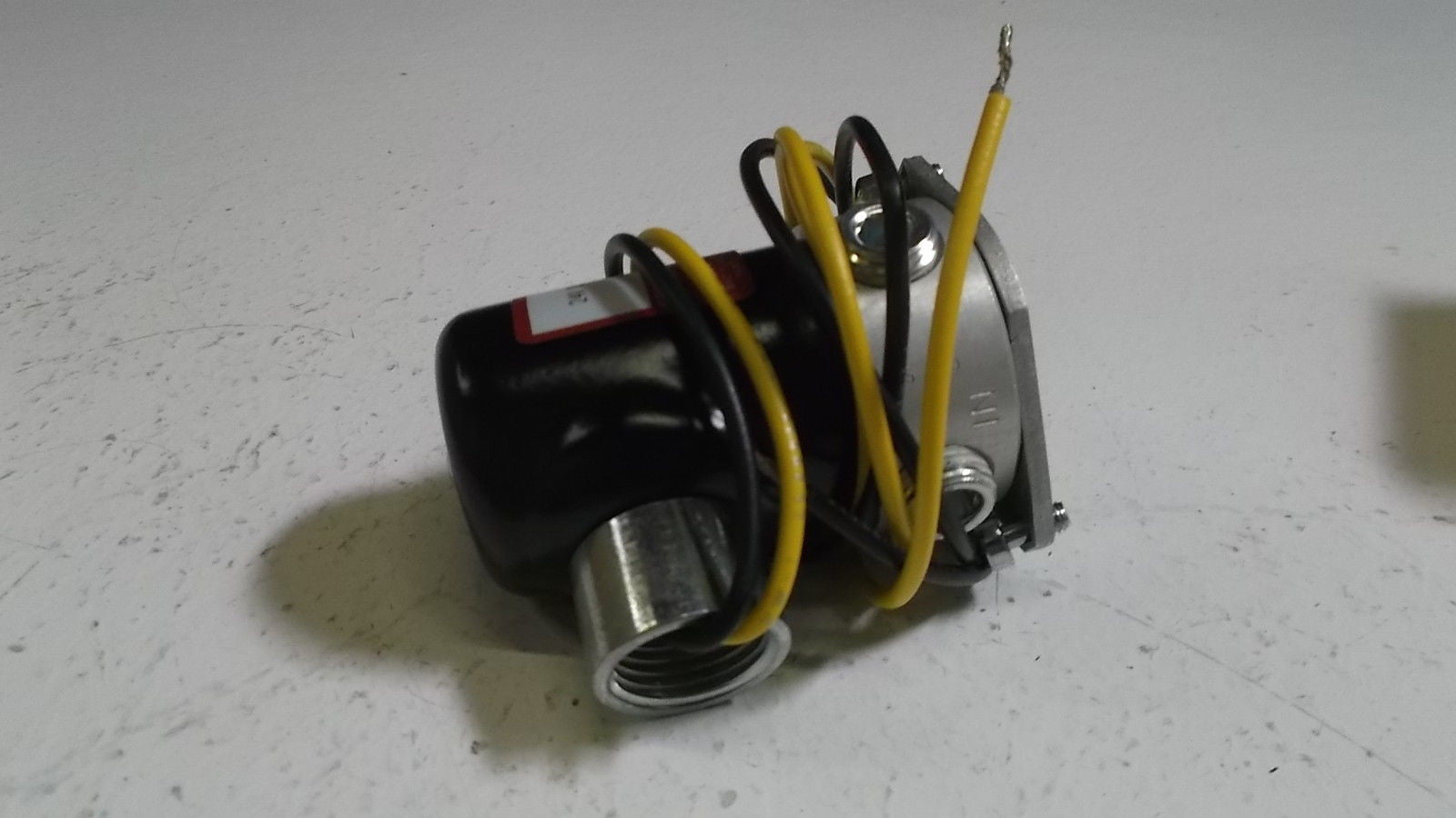 HUMPHREY SOLENOID VALVE  T125 RE1 36 *USED*