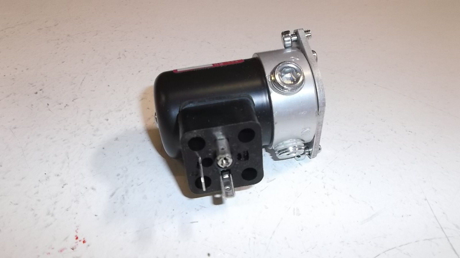 HUMPHREYS SOLENOID VALVE  T125 4E1 39 *NEW IN BOX*