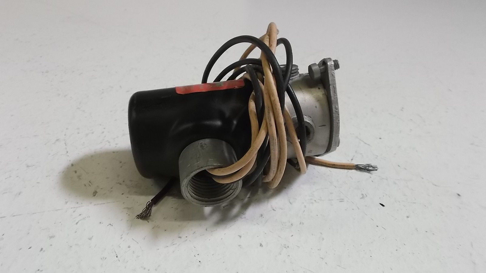 HUMPHREY T062-4E2 *USED*