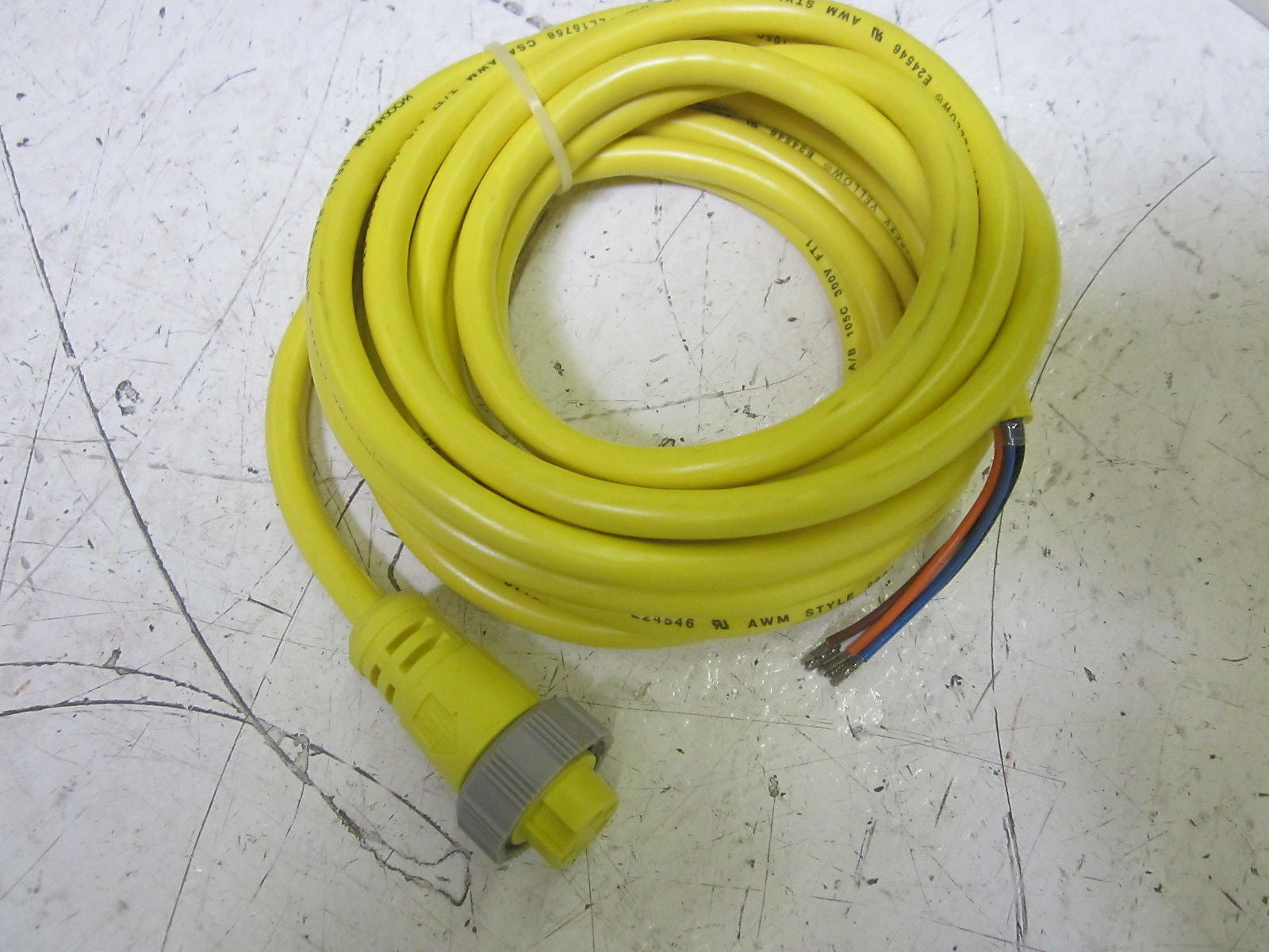 HYDE PARK AC115 5-CONDUCTOR CONNECTOR CABLE 300V *NEW IN BOX*