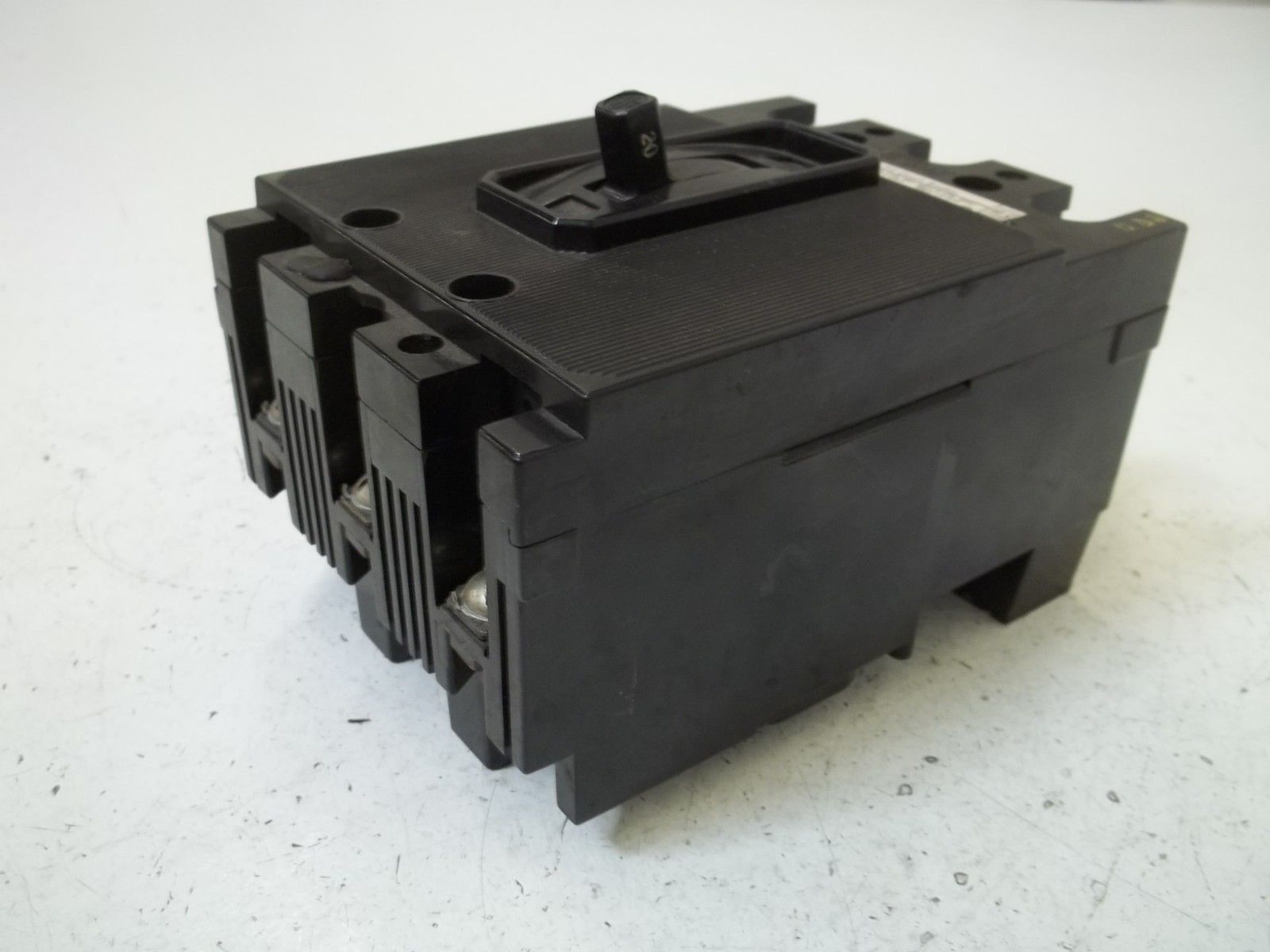 ITE EH3-B020 CIRCUIT BREAKER 20A *NEW NO BOX*