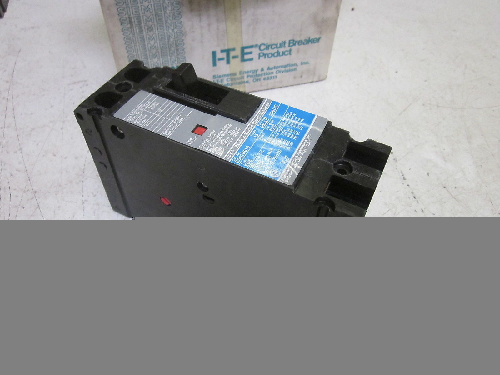I-T-E SIEMENS ED62B015 CIRCUIT BREAKER 15A 2P 600VAC *NEW IN BOX*