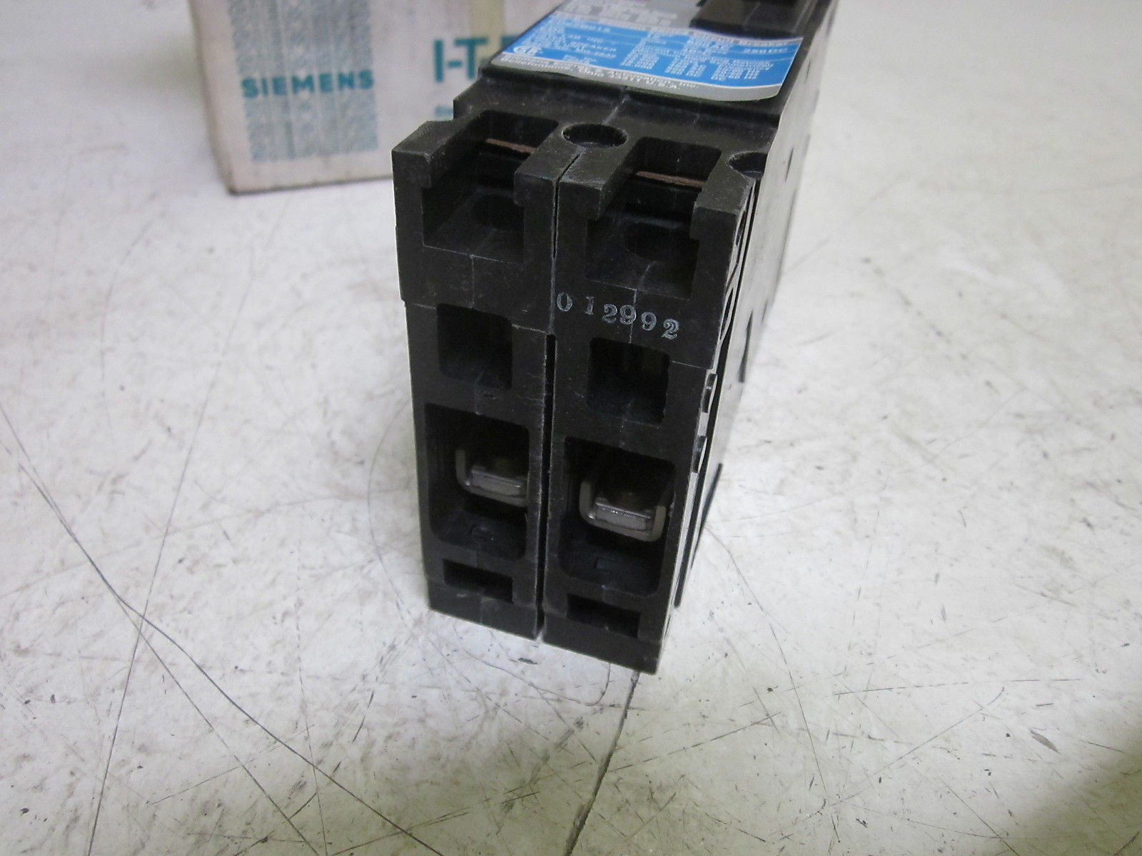 I-T-E SIEMENS ED62B015 CIRCUIT BREAKER 15A 2P 600VAC *NEW IN BOX*