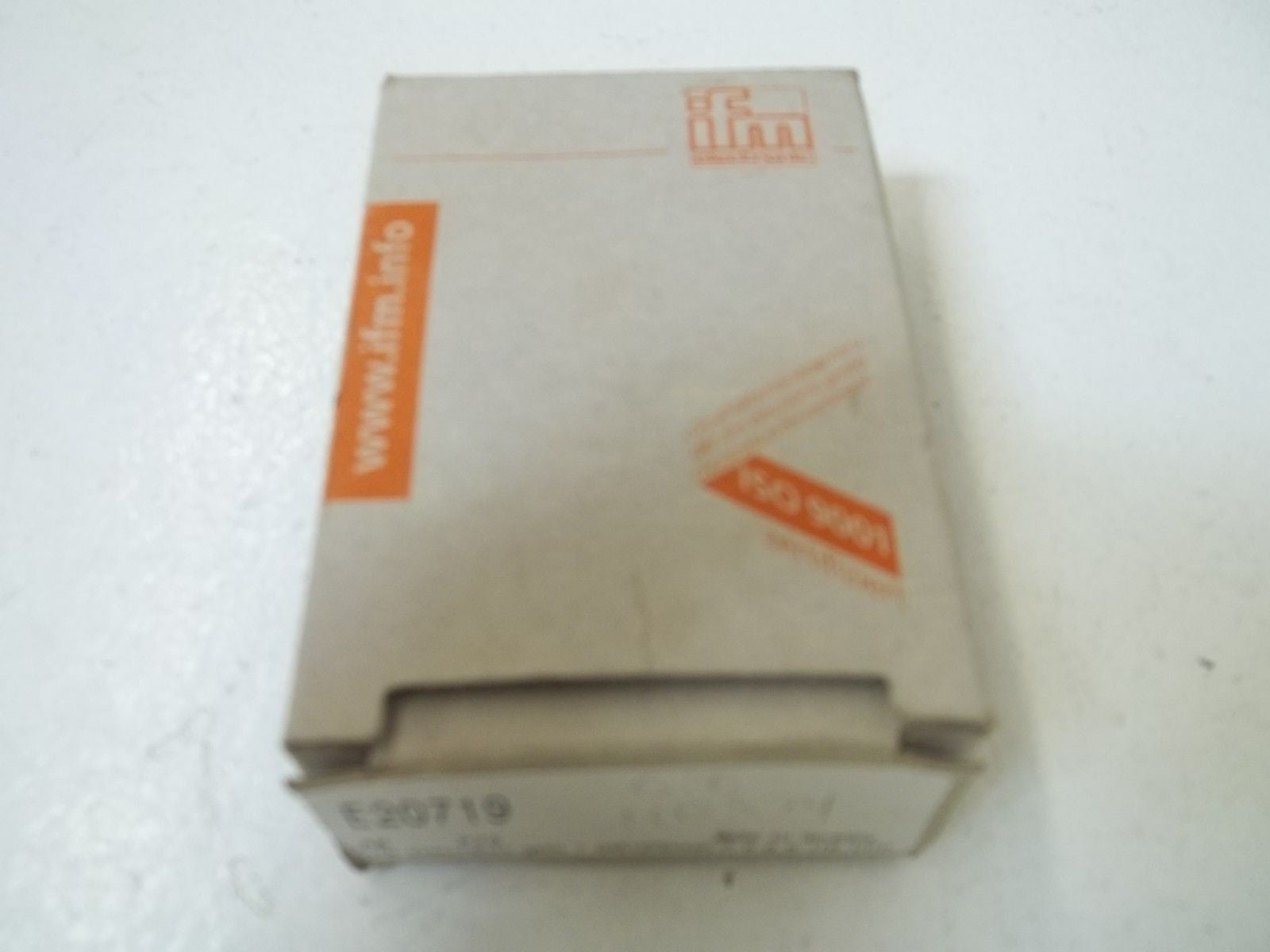 IFM EFECTOR E20719 MOUNTING SET *NEW IN BOX*